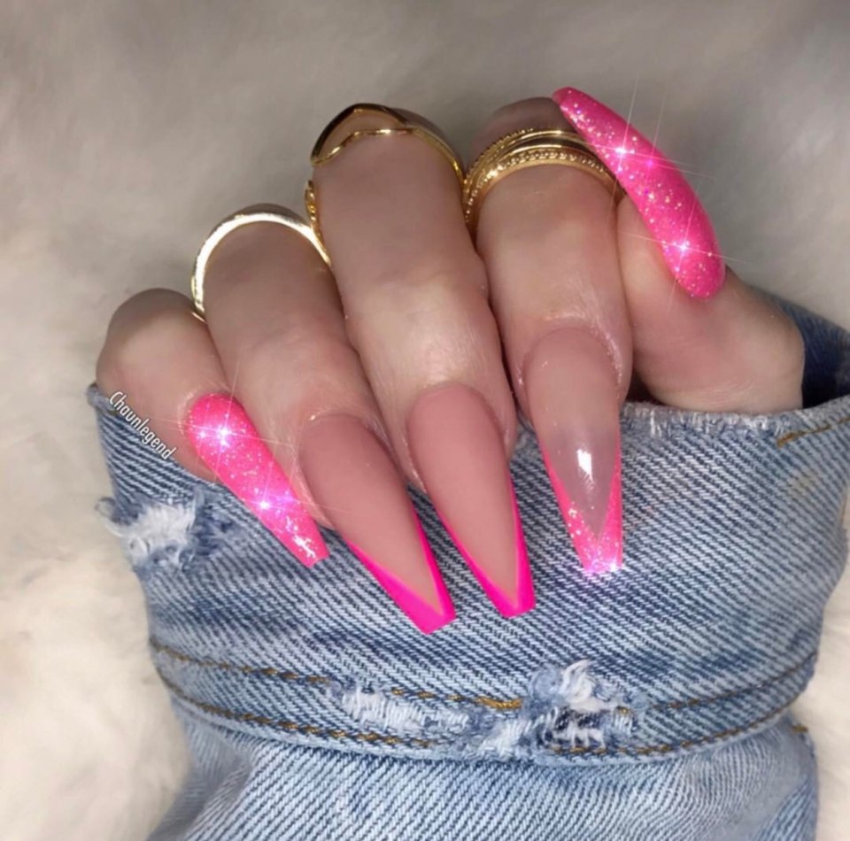 Розовый френч на длинные ногти