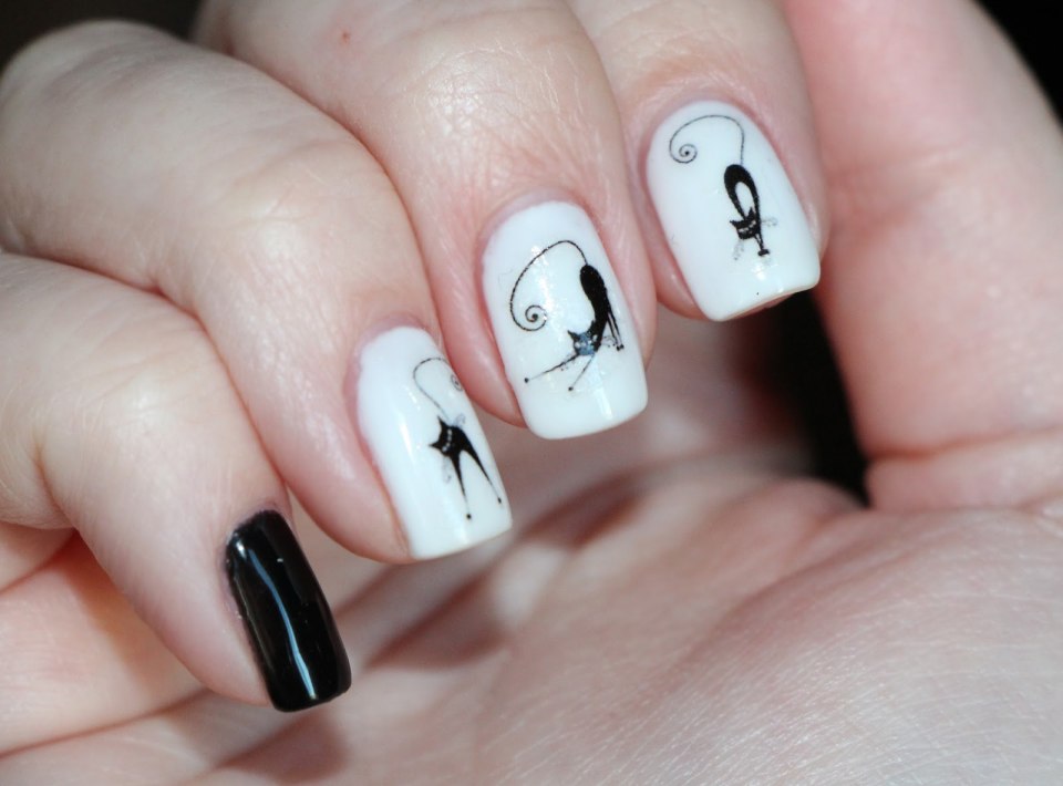 Красивые ногти черно белые