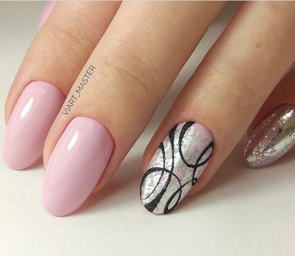 Маникюр френч с паутинкой