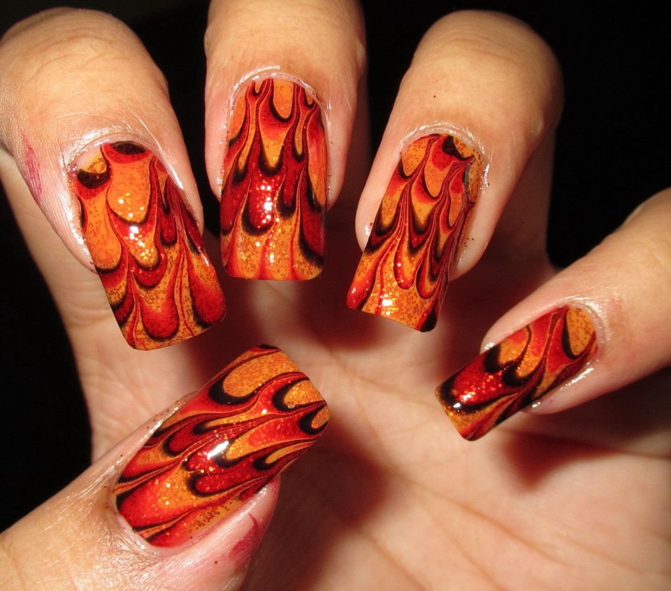 Огненный маникюр