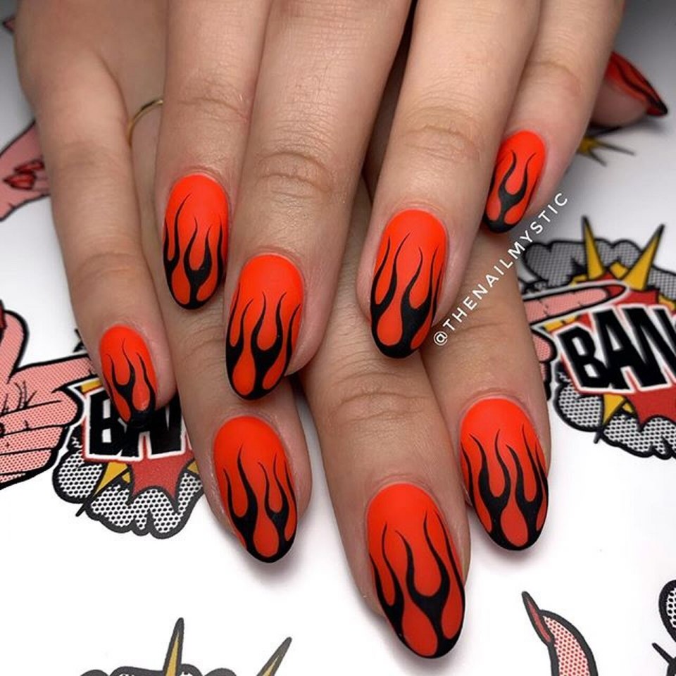 Красное пламя на ногтях