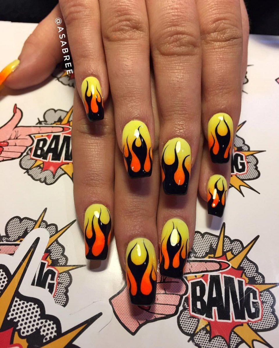 Маникюр огонь на ногтях