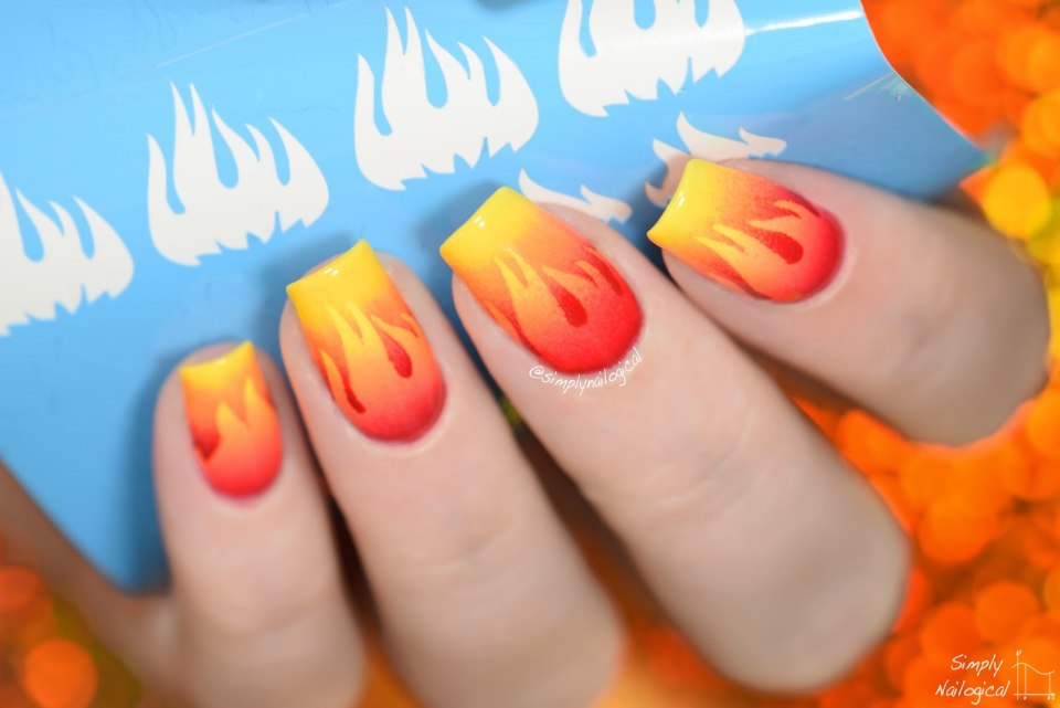 Маникюр с огоньком на короткие ногти