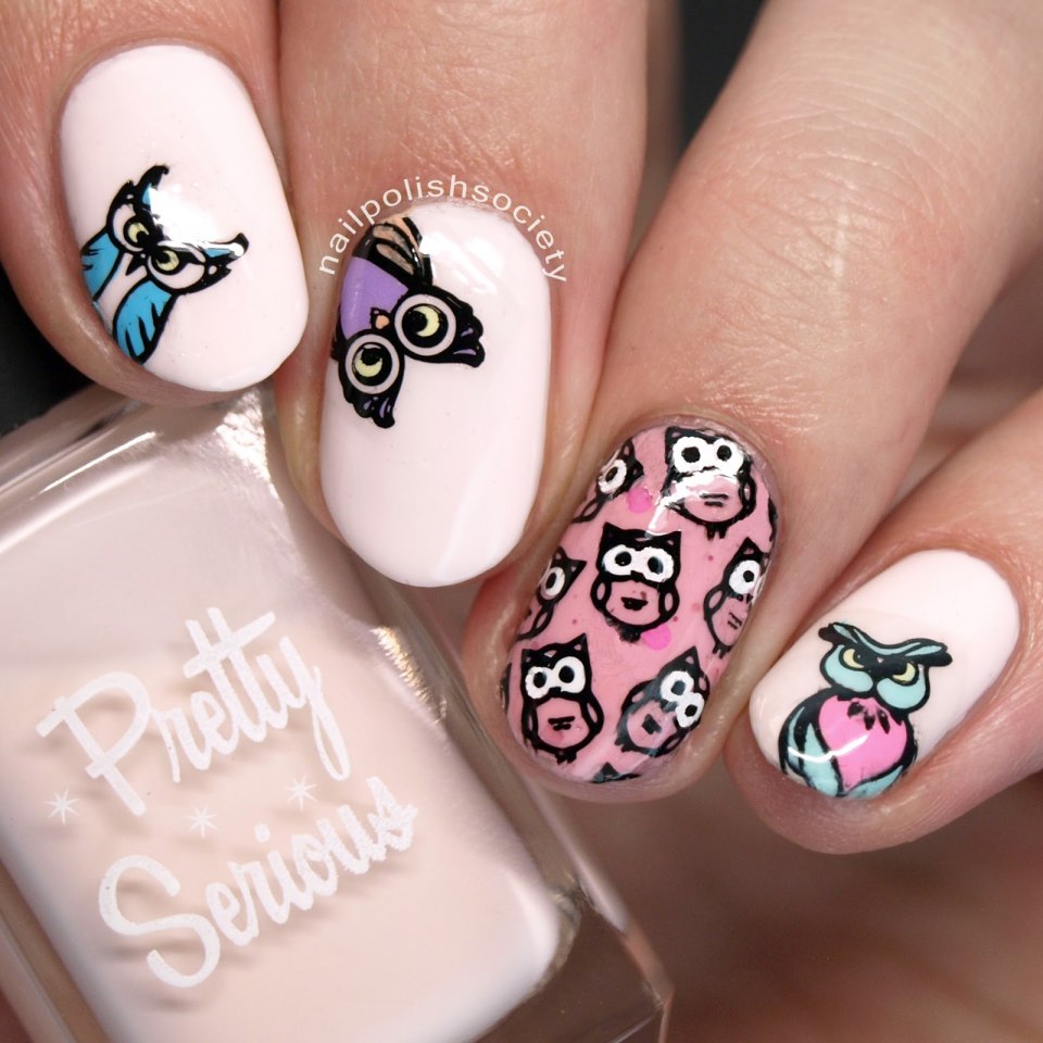 Маникюр с рисунком легкий