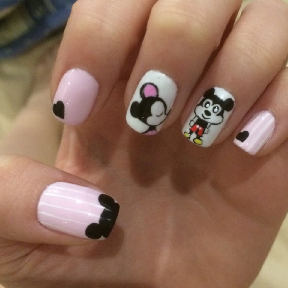Ногти с Микки Маусом