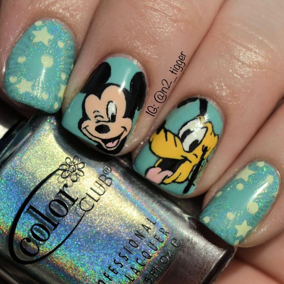 Микимаус на ногтях