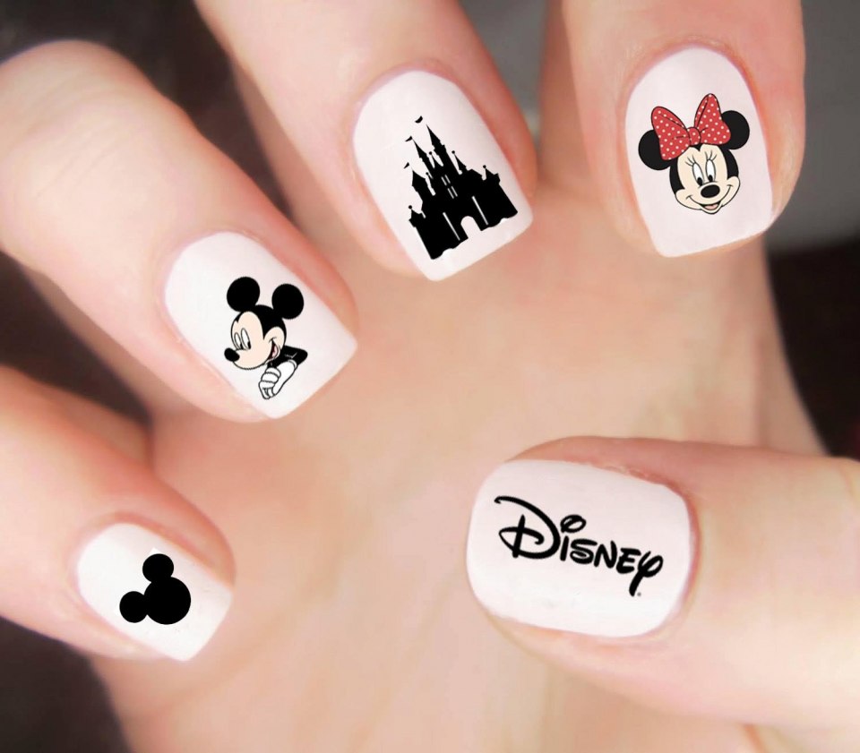 Маникюр с Микки Маусом наклейки