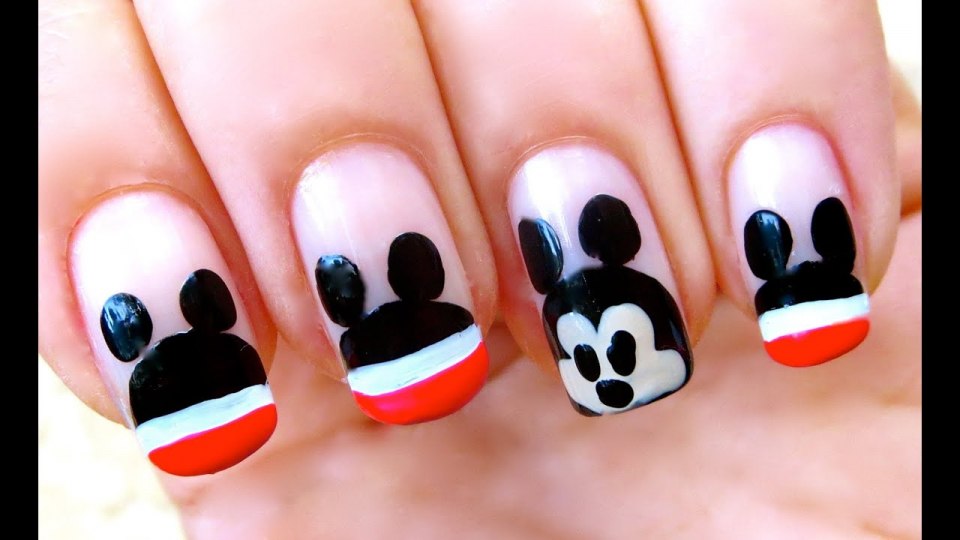 Маникюр Микки Маус