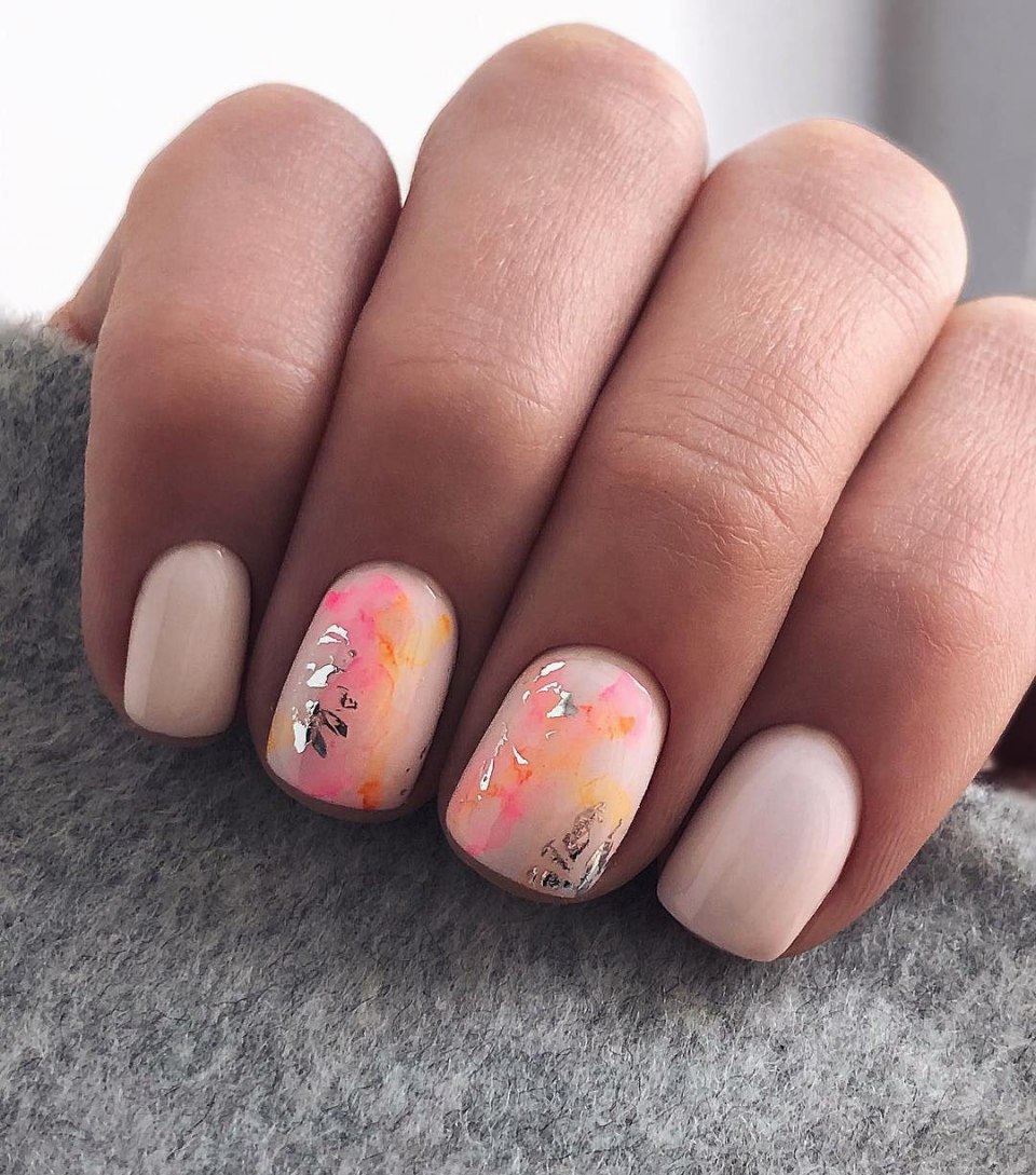 Красивый маникюр на отдых