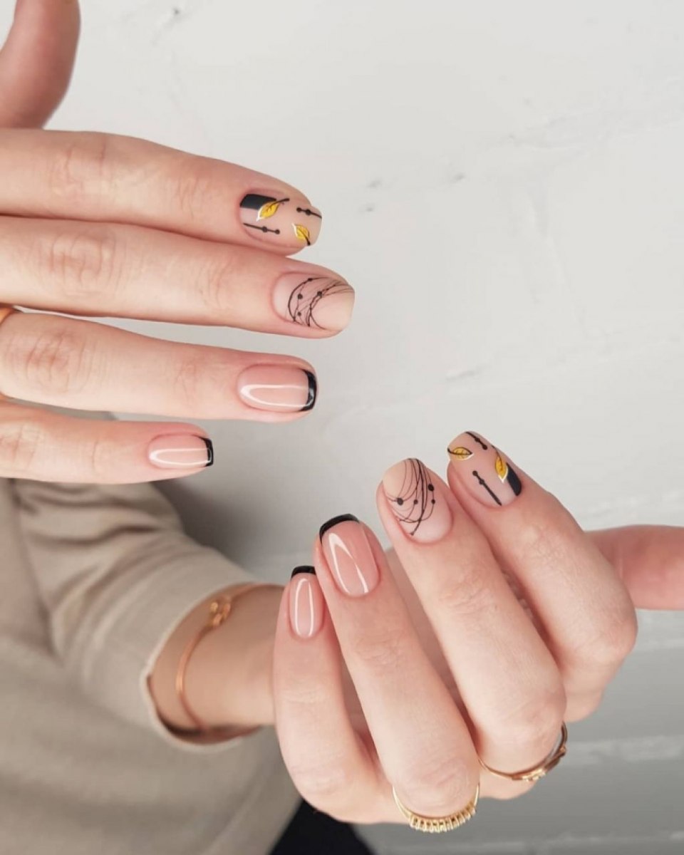 Маникюр на квадратные ногти нюд