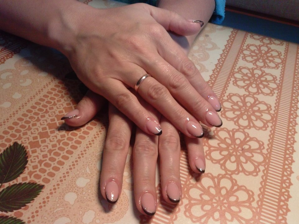 Нежный маникюр для учителя