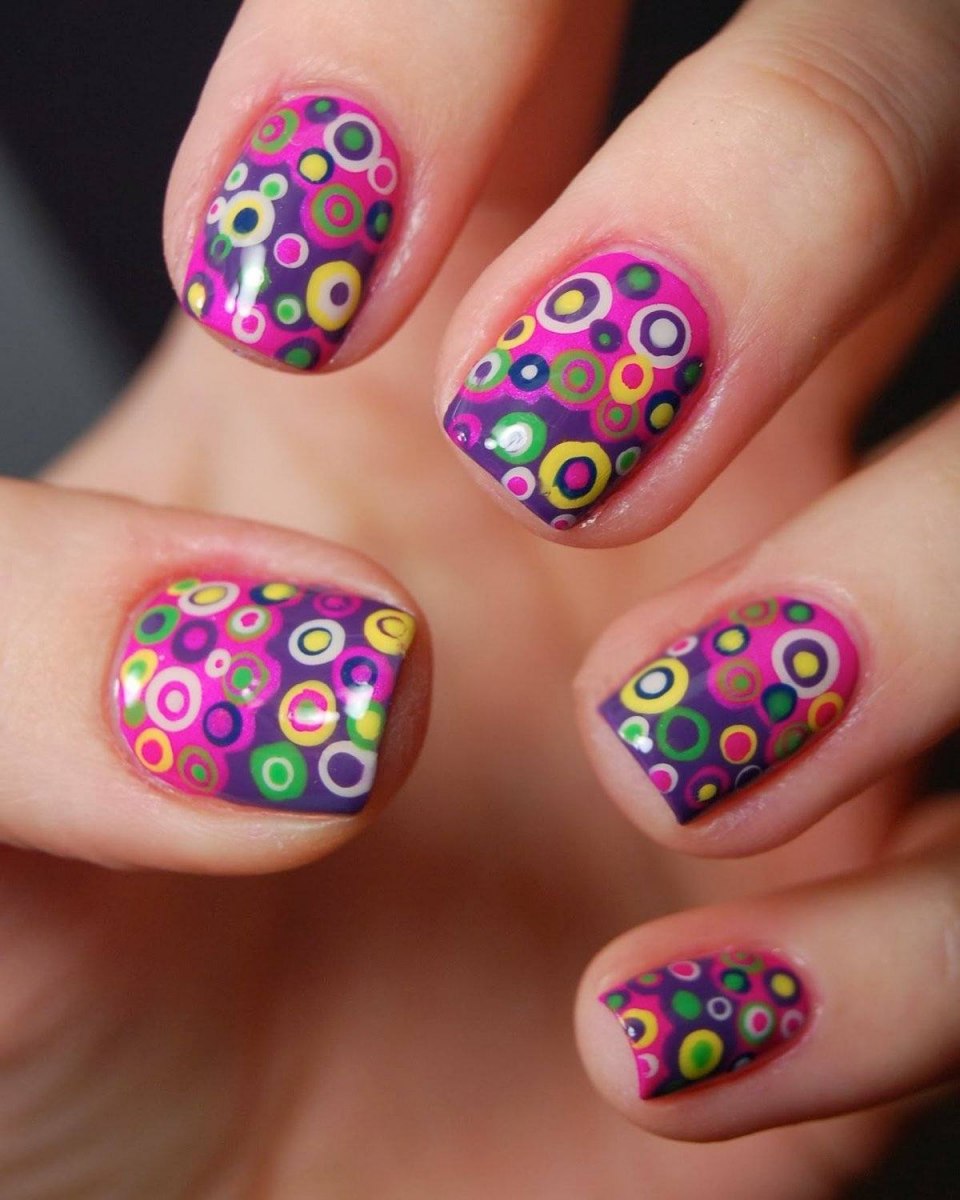 Маникюр с ананасом