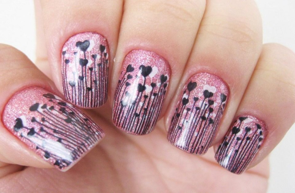 Точечный маникюр на короткие ногти