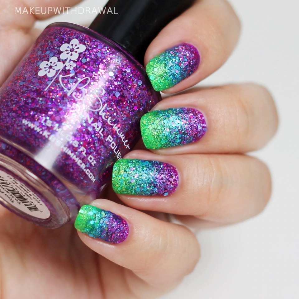 Салатовые ногти с блестками