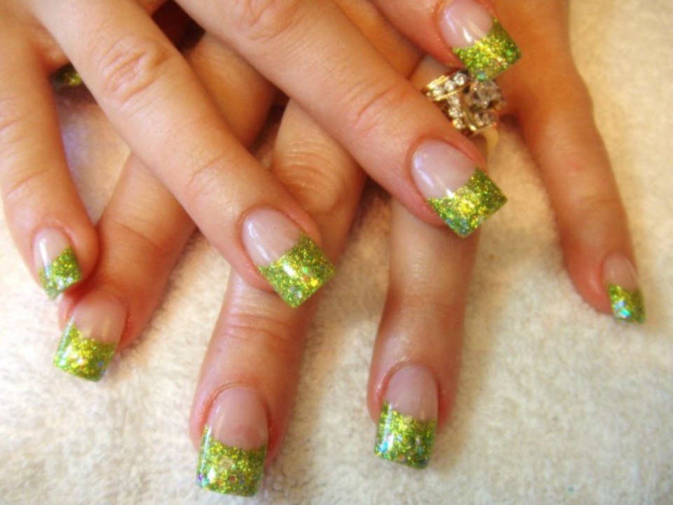 Красивый зеленый френч