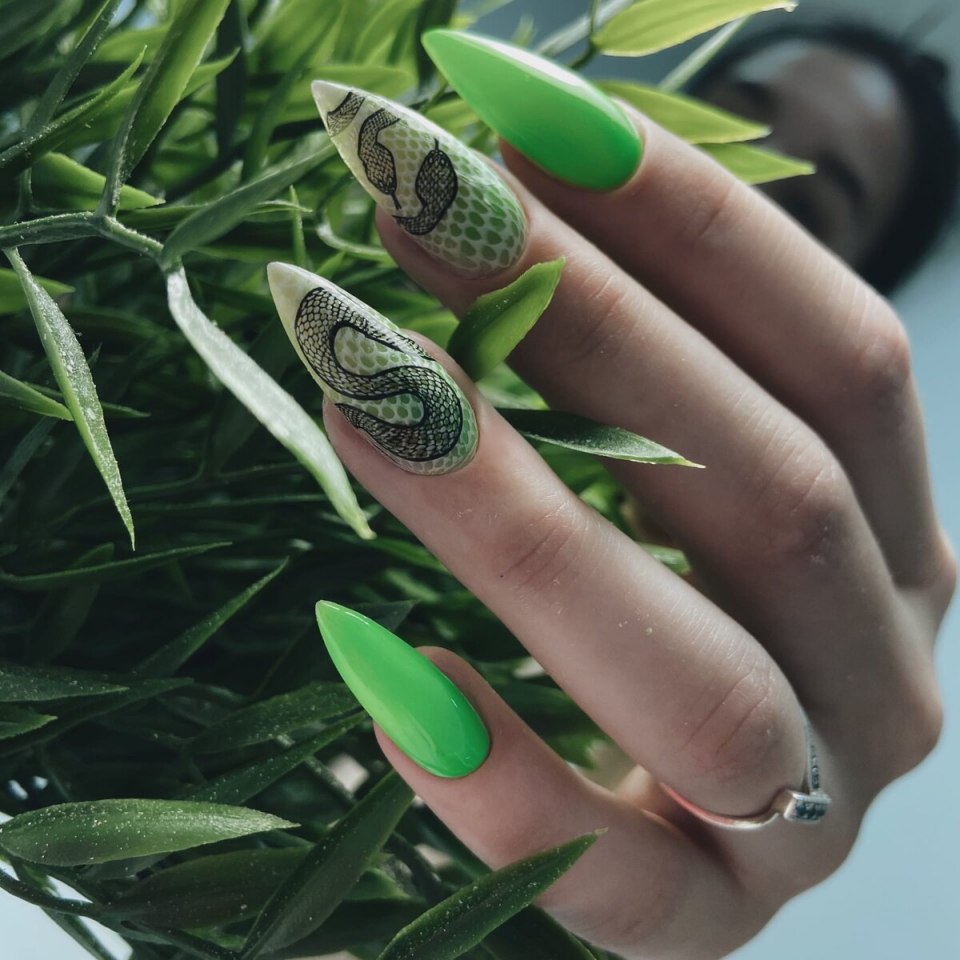 Маникюр с фруктами