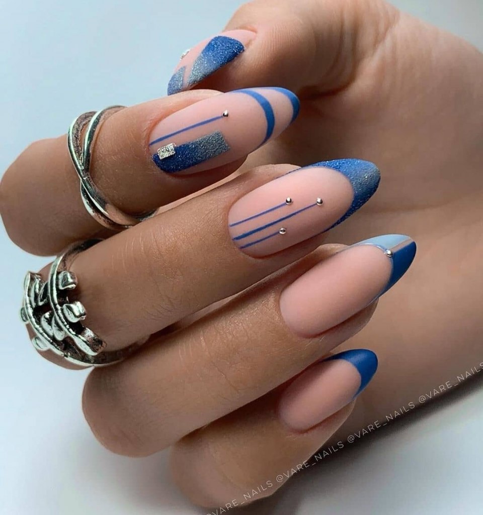 Маникюр на квадратные ногти 2021