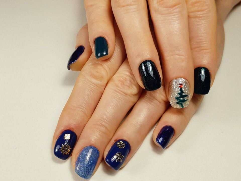 Зимний маникюр