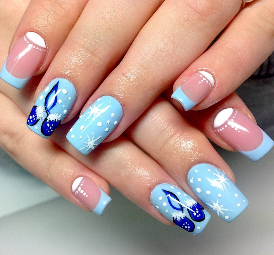 Маникюр голубой френч