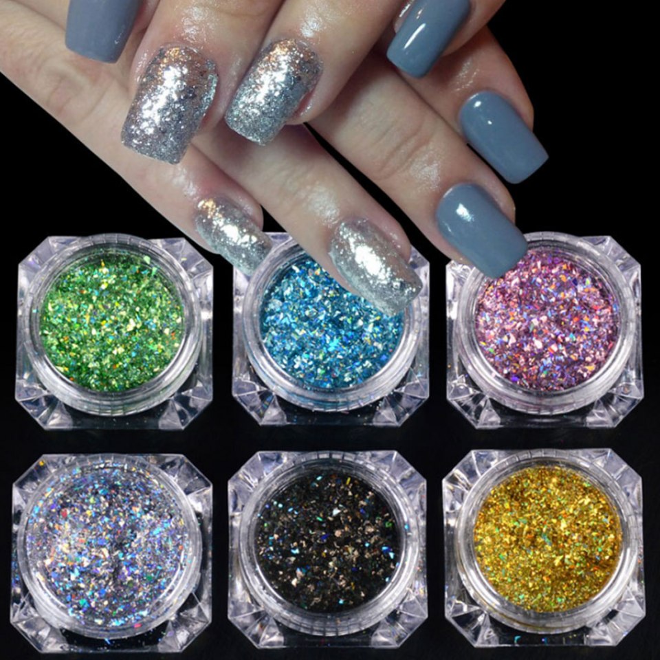 Из чего готовят блеск блестящие-