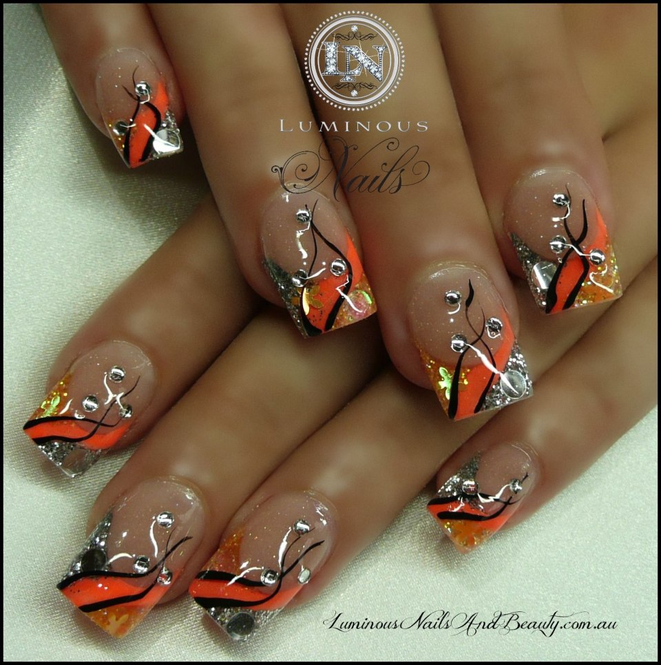 Осенний маникюр 2020 геометрия