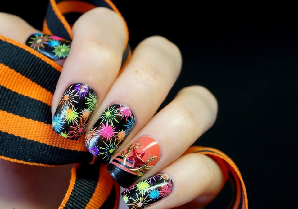 Маникюр с кленовым листом