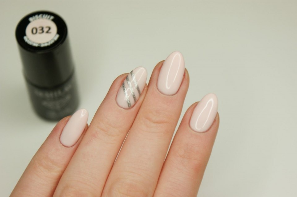 Нежный маникюр камуфляж