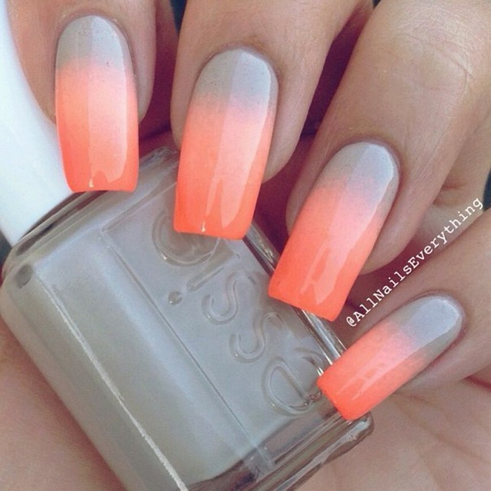 Маникюр омбре оранжевый с серым