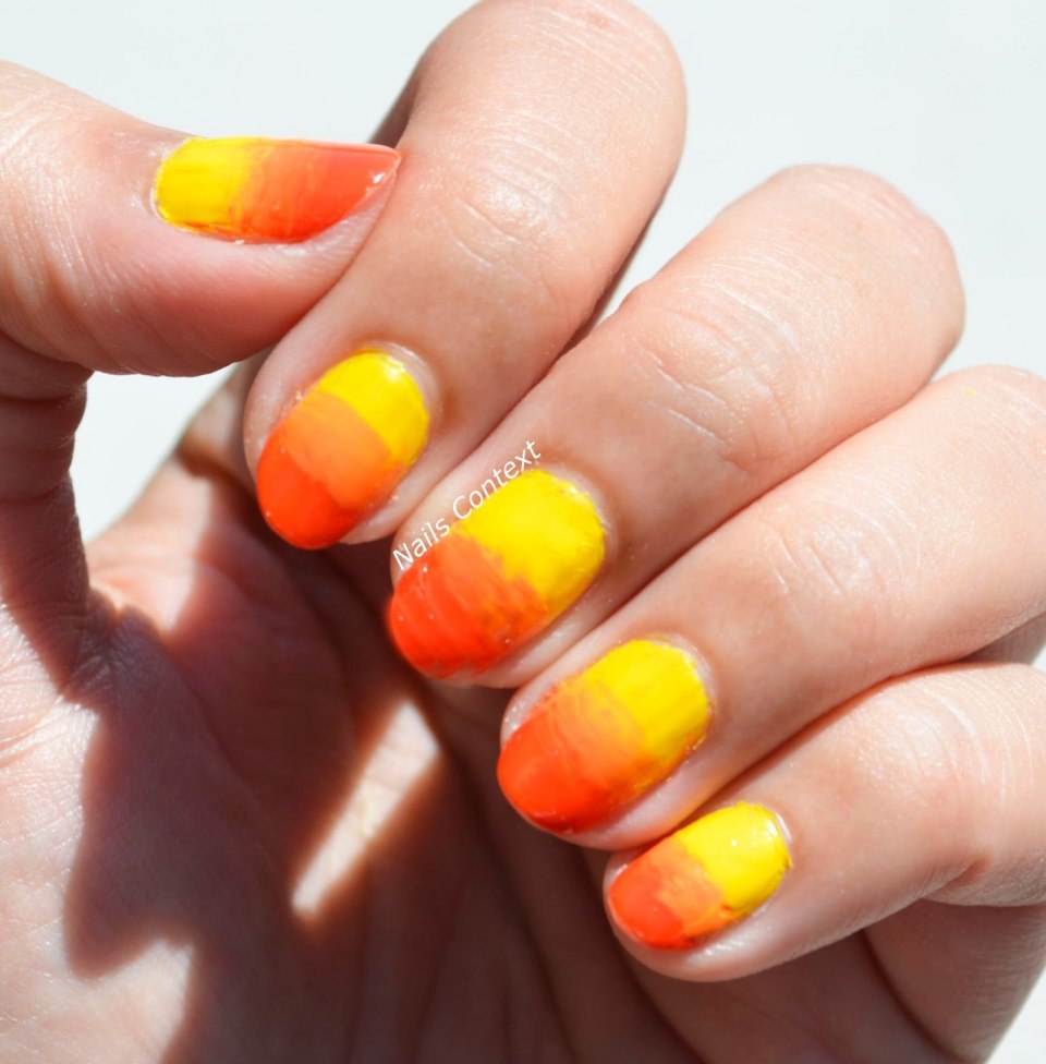 Оранжевый градиент на ногтях