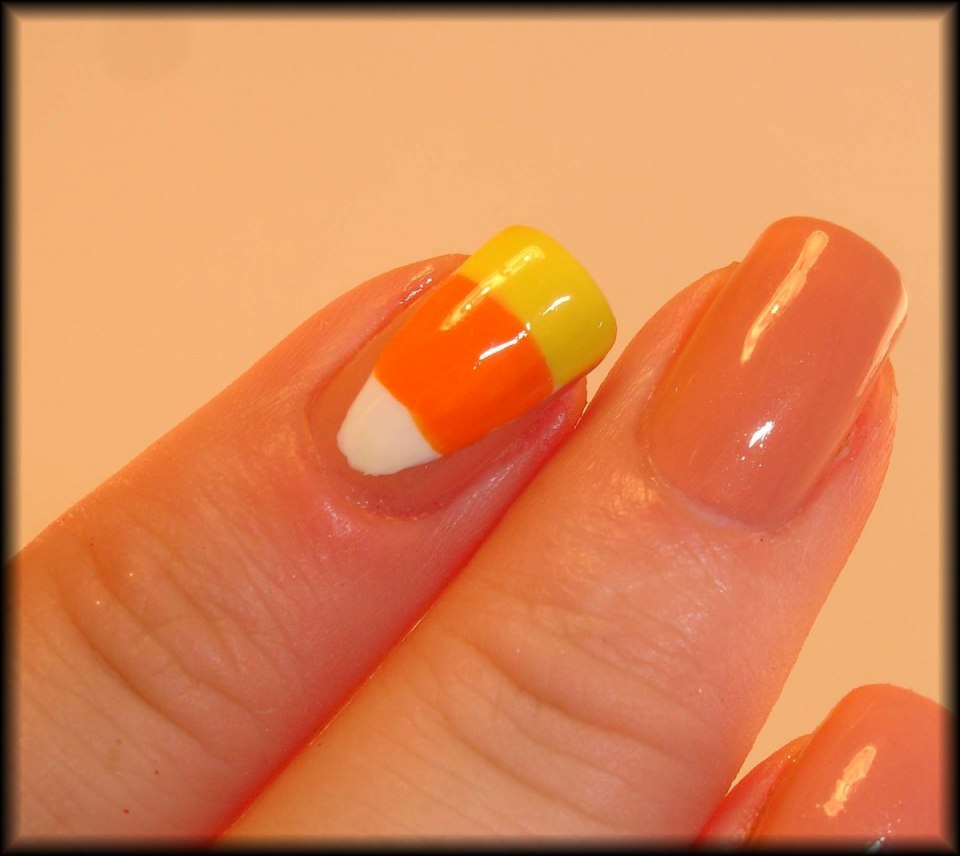 Френч цветной маникюр оранжево красный