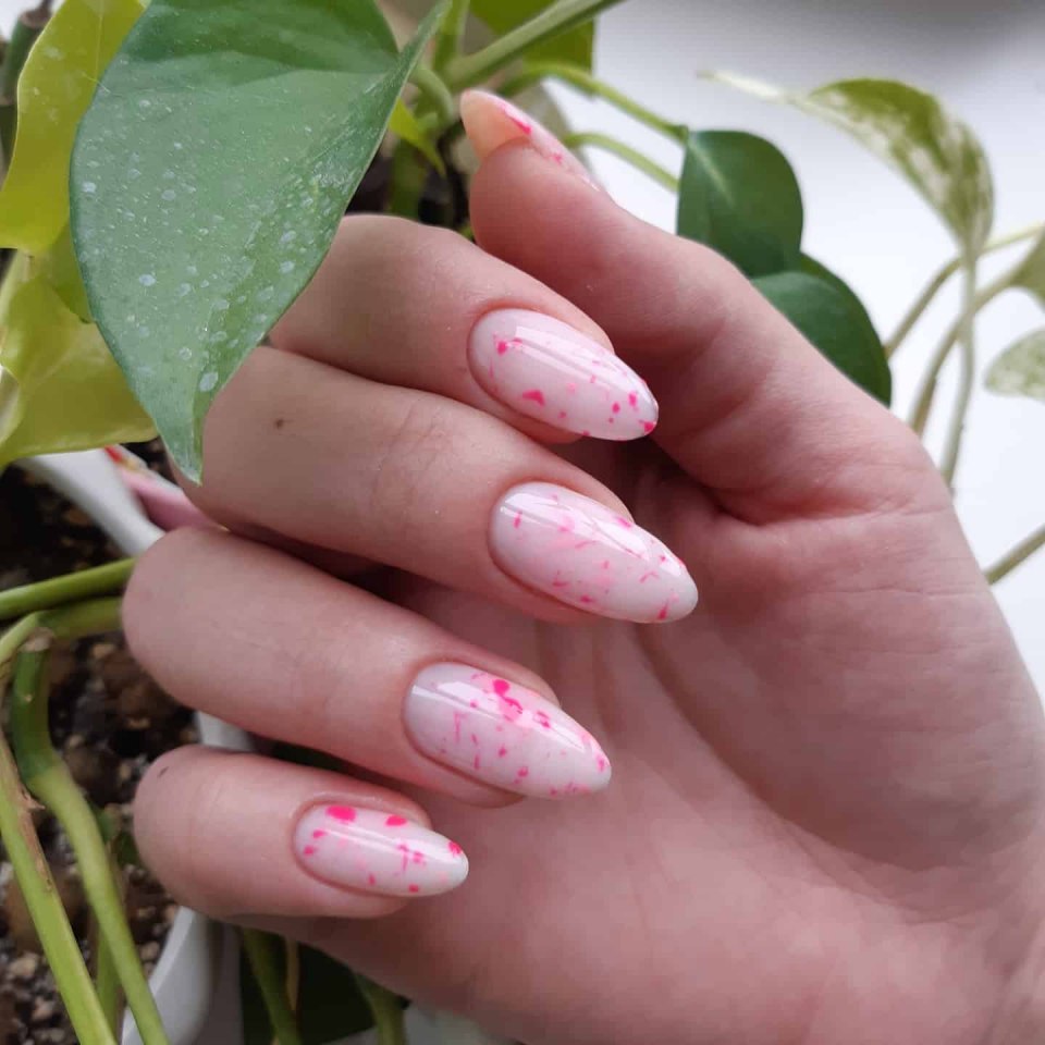 Маникюр омбре розовые кончики