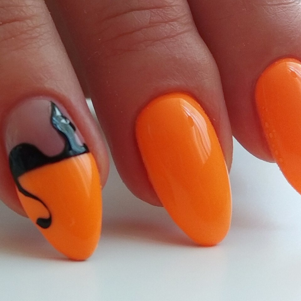 Оранжевый маникюр