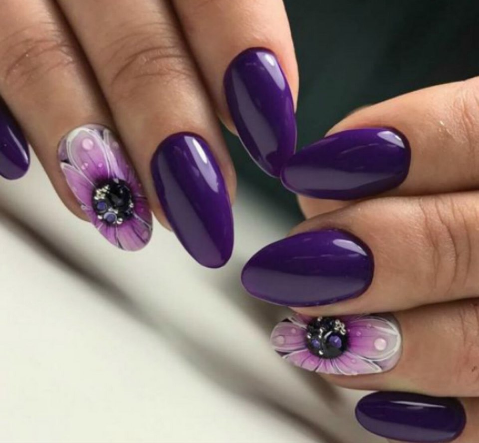 Маникюр в сиреневых тонах