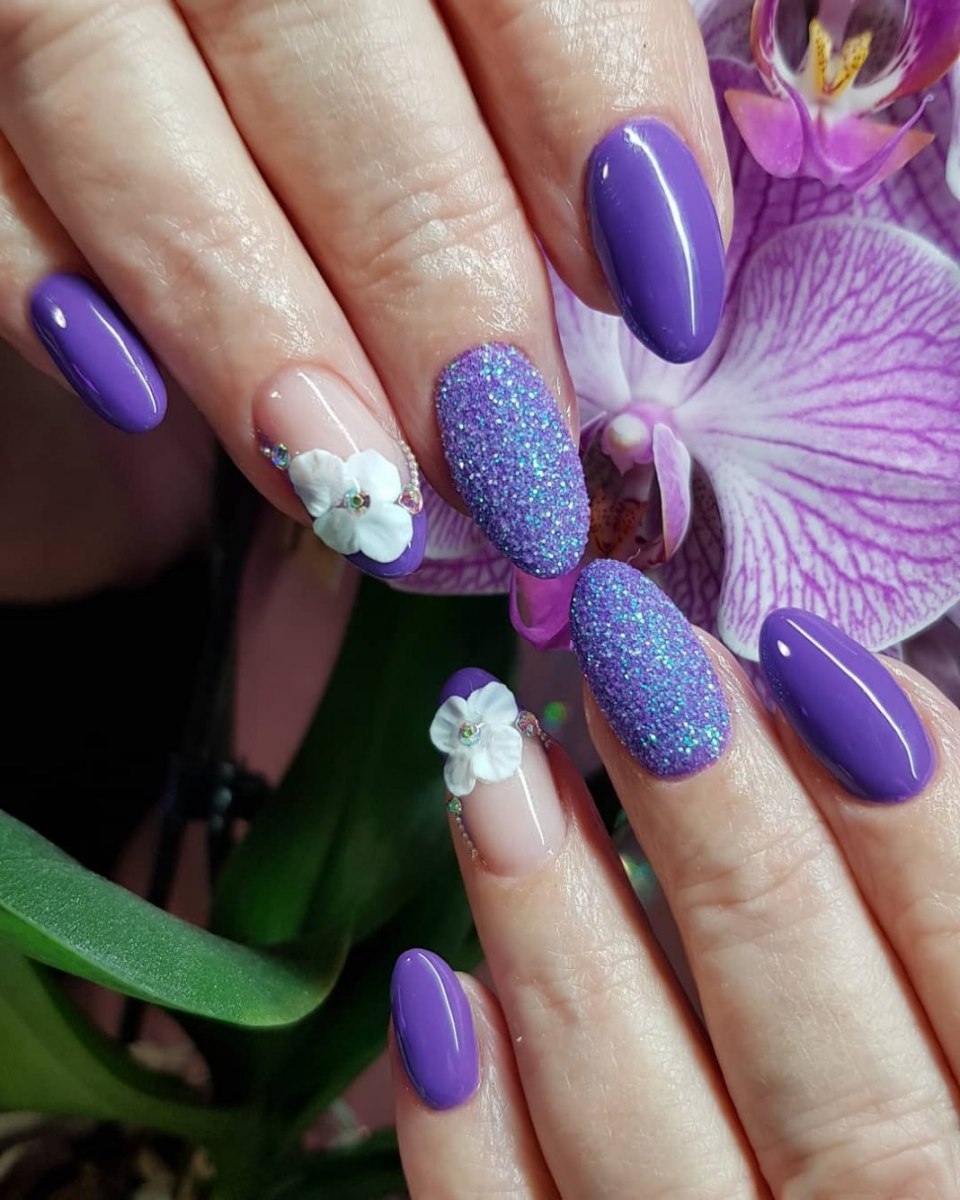Фиолетовый маникюр