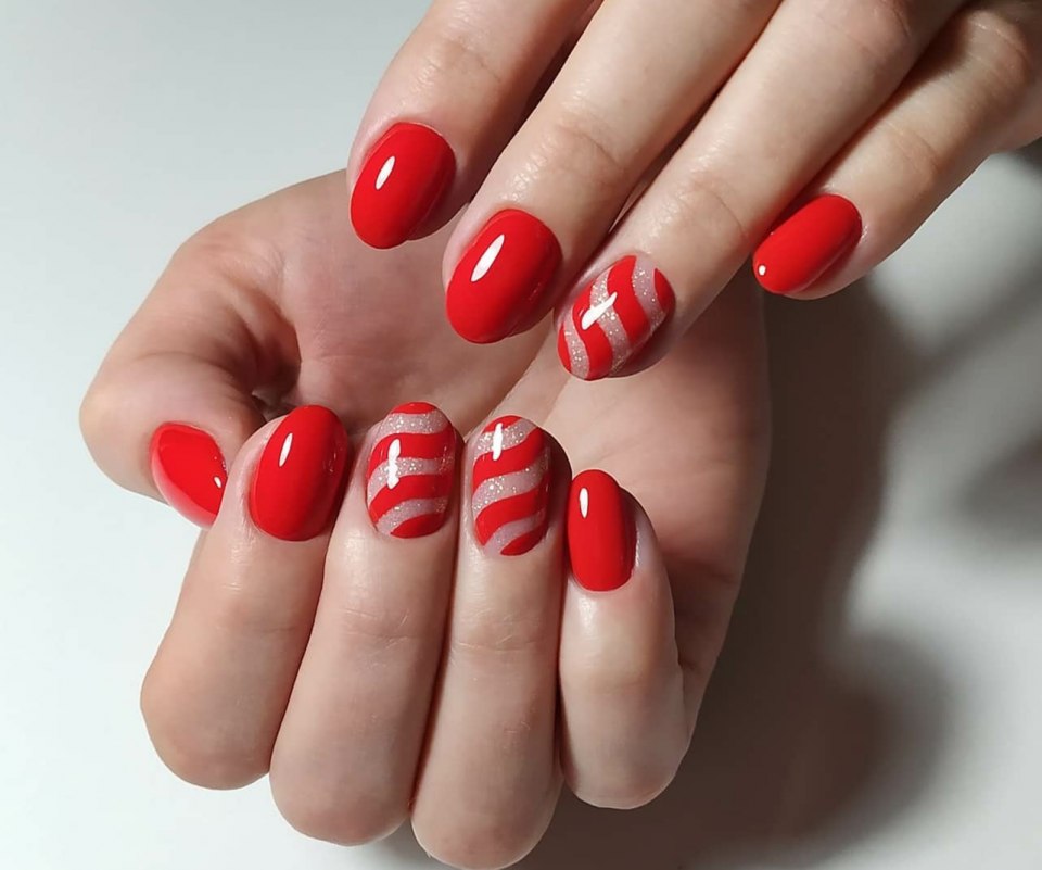 Красный маникюр