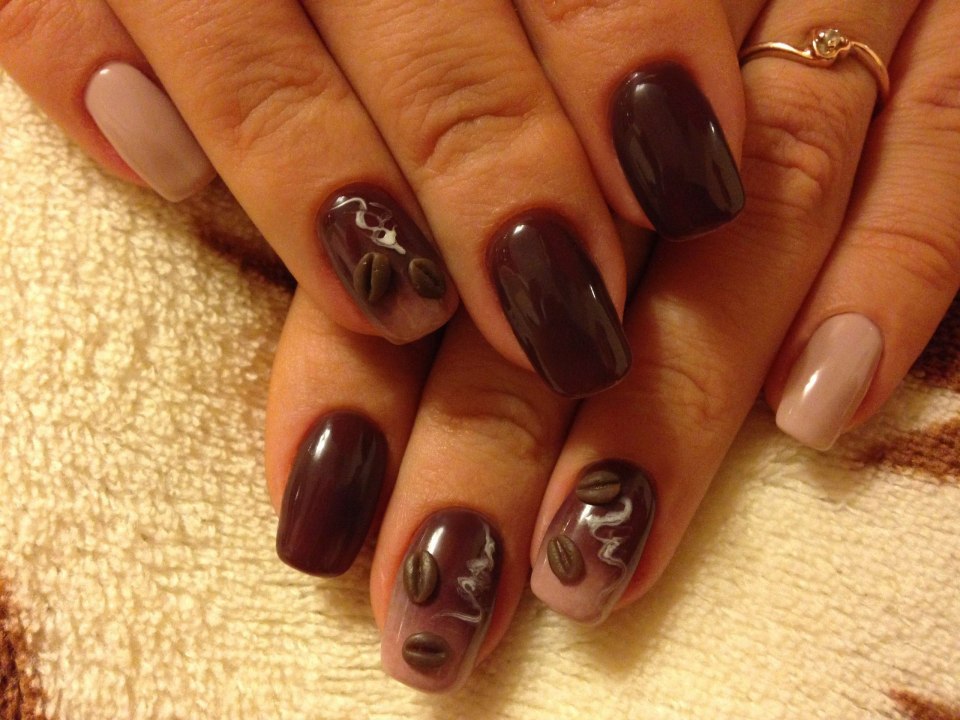 Коричневый маникюр