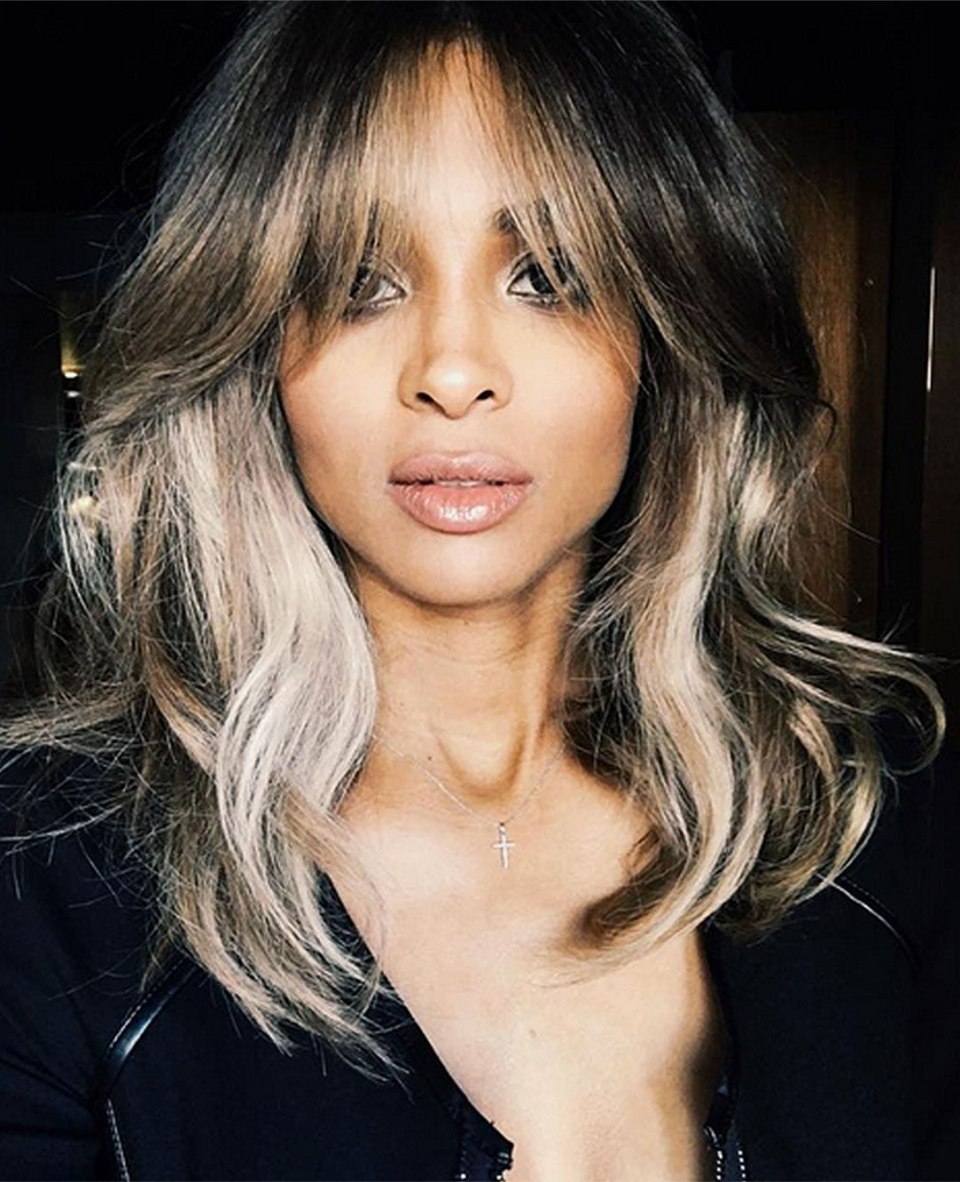 Сиара с челкой