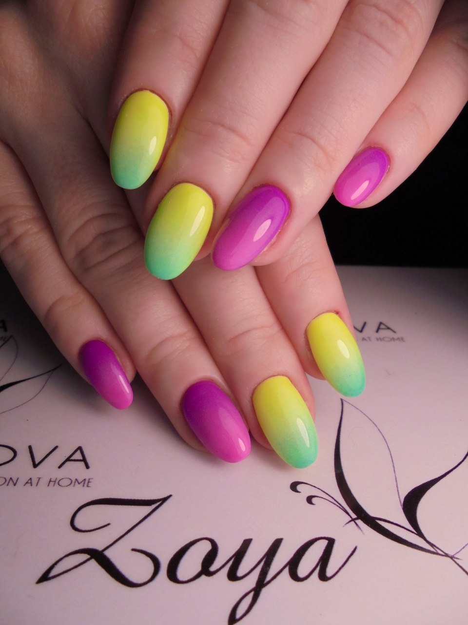 Летний маникюр градиент