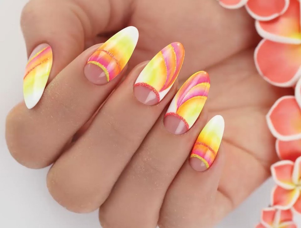 Летний маникюр градиент