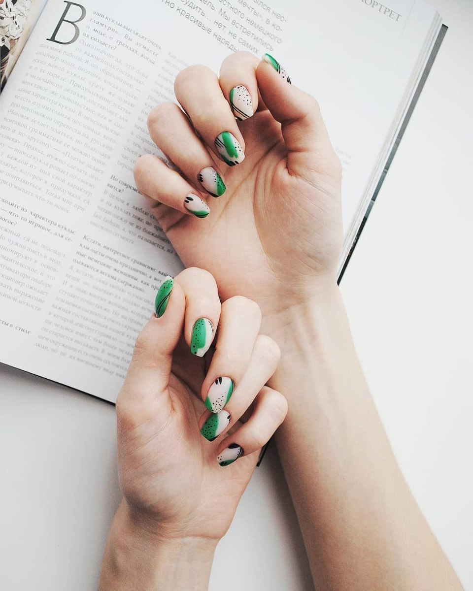 Открыта запись на маникюр на следующей неделе