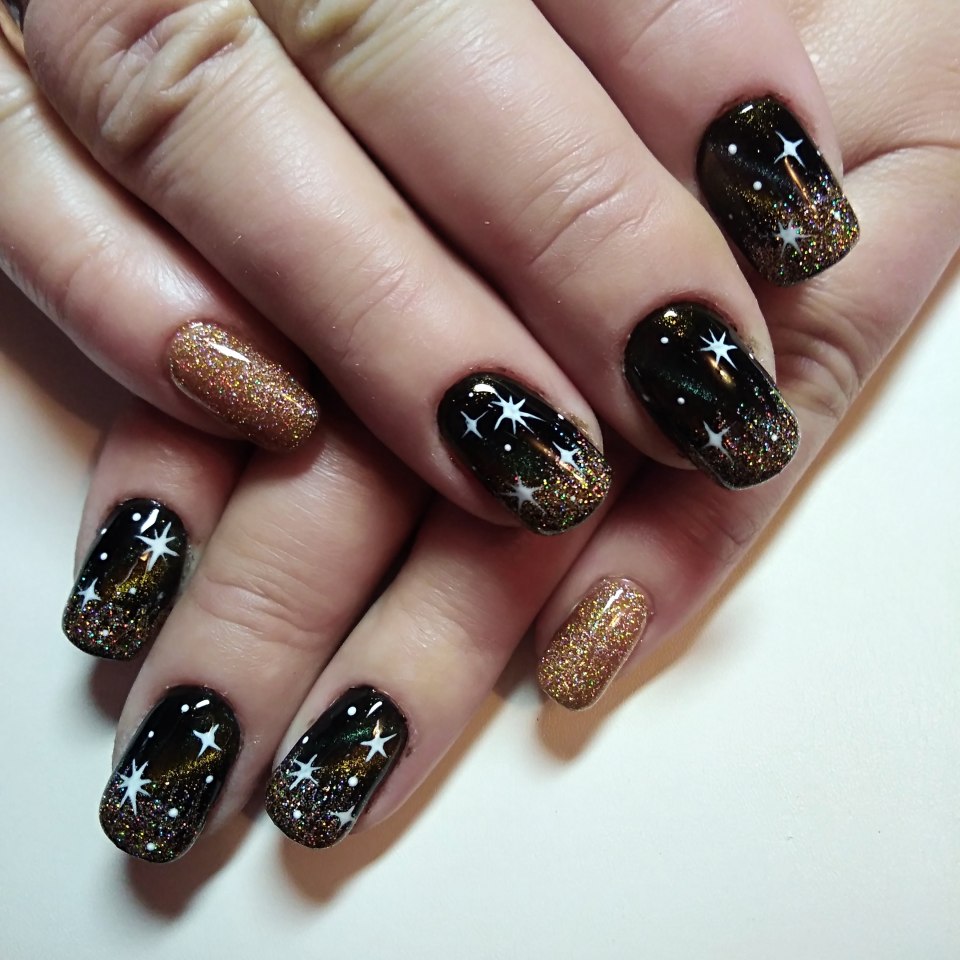 Маникюр орнамент на ногтях