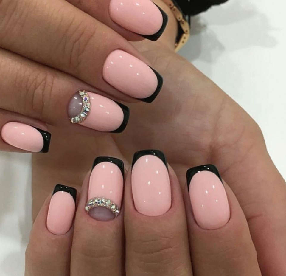 Френч белый с маленькими сердечками