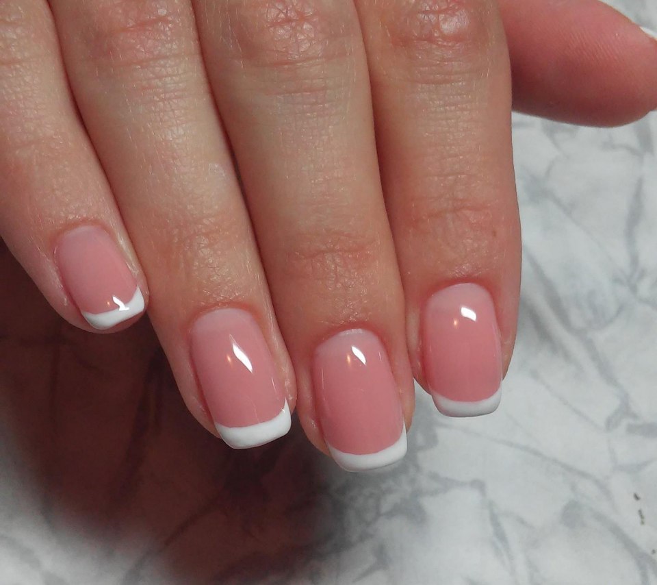 Ногти французский маникюр новогодний