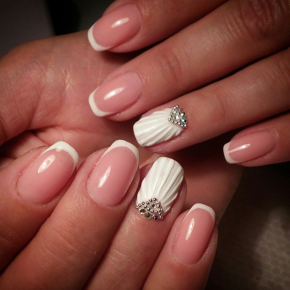 Французский маникюр шеллак