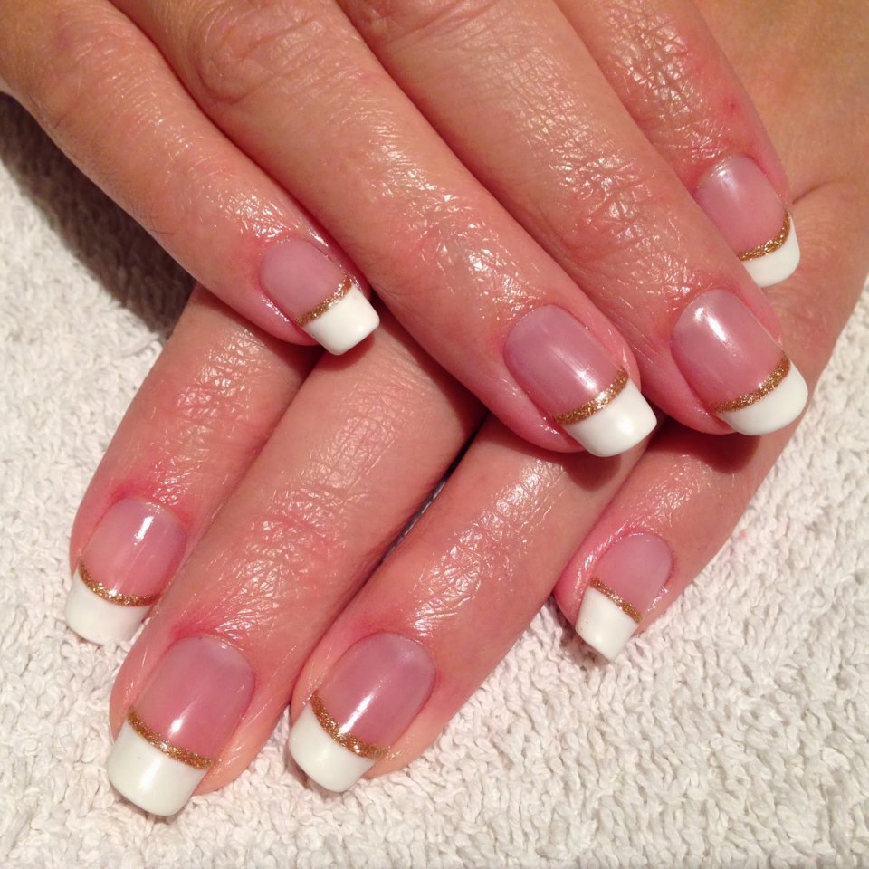 Нежно розовый френч