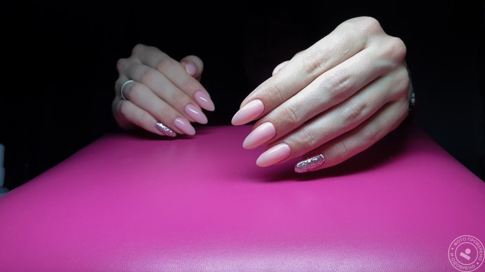 Маникюр наращивание яркие цвета