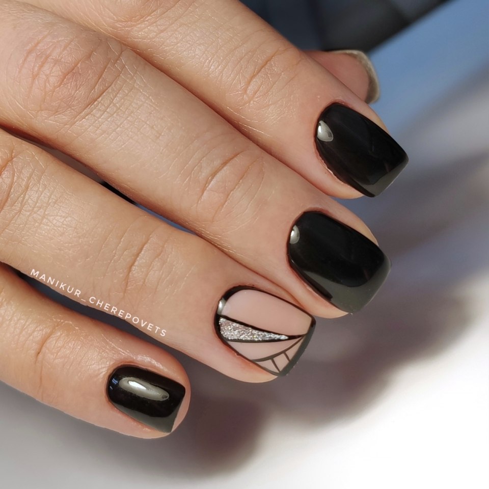 Стильный черный маникюр на короткие ногти