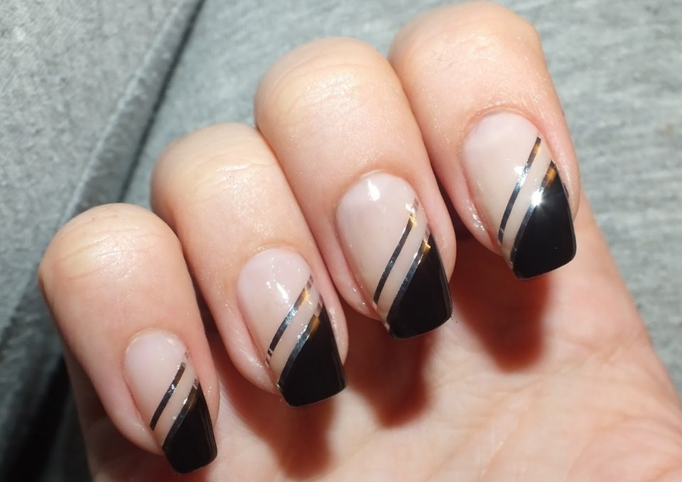 Ногти с полосками