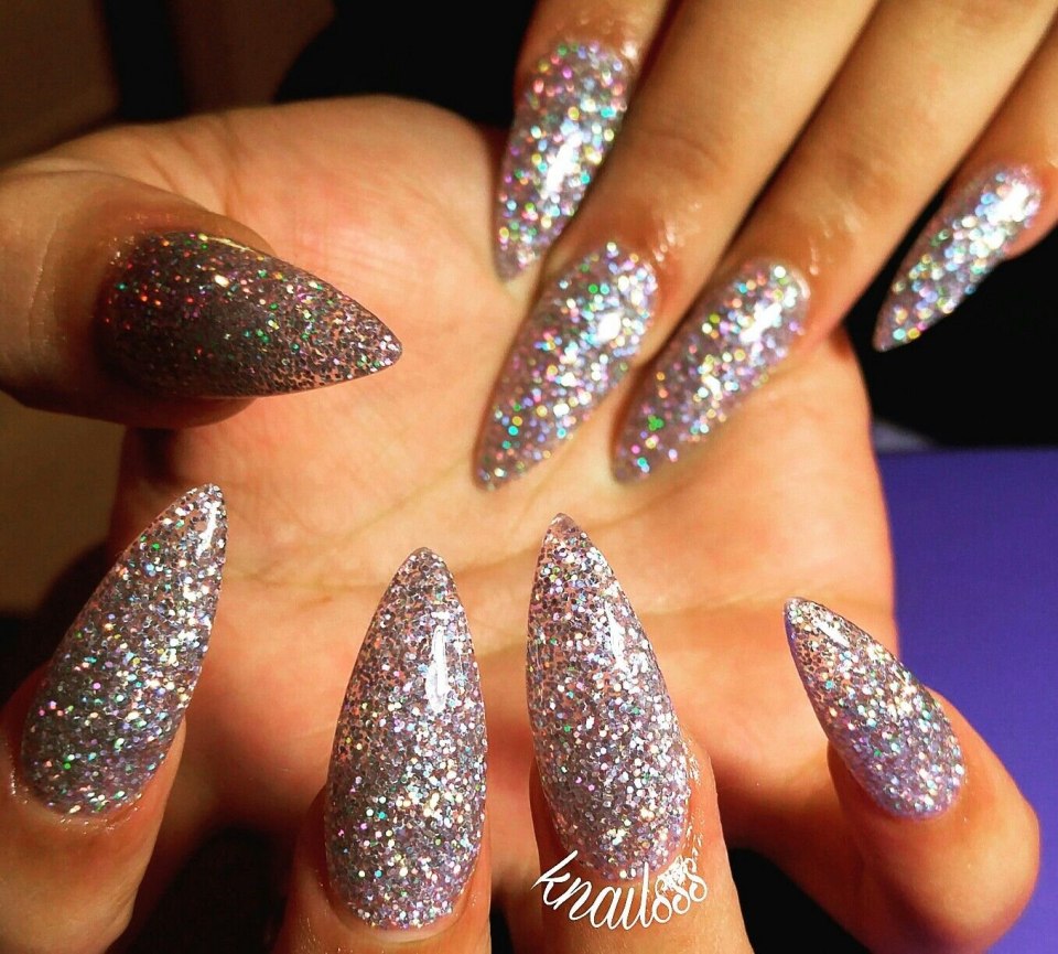 Блестящий маникюр