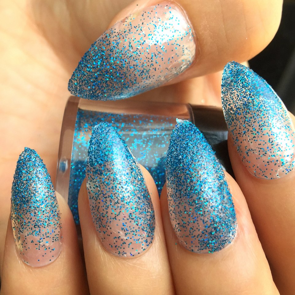 Ногти 2021 с блестками